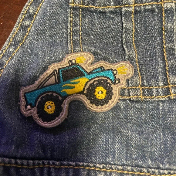 3/$12 kids jean overalls gently used in great condition. Bundle 3 or more $7🎉 - Picture 7 of 10